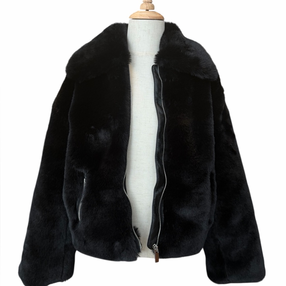 Design History Faux Fur Girls Zip Jacket‎ Soft Pristine Girls Size Medium